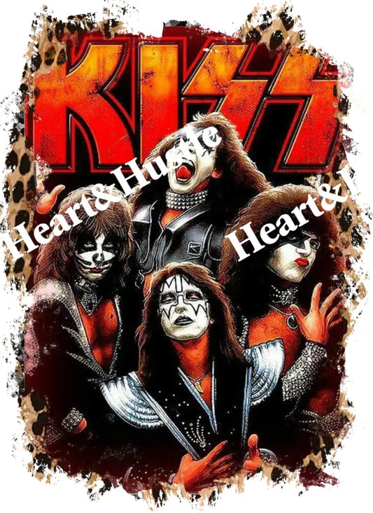 Kiss leopard