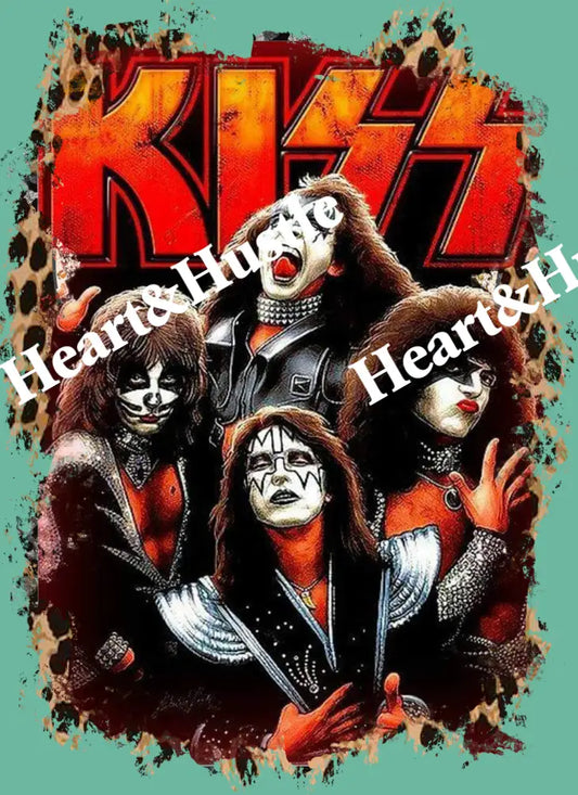 Kiss leopard